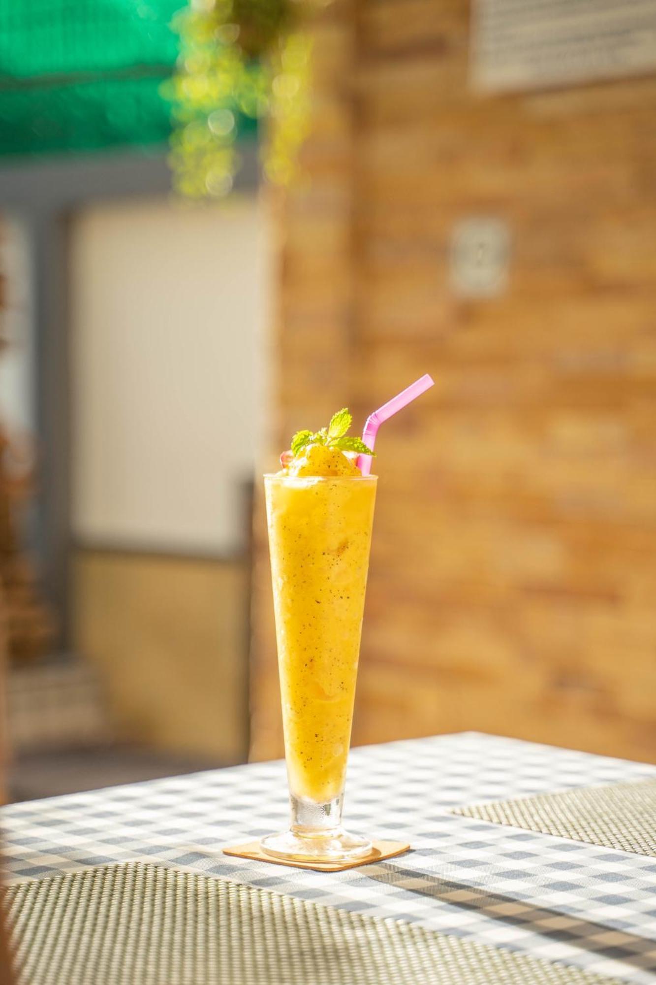 La Vintage Resort Patong Экстерьер фото