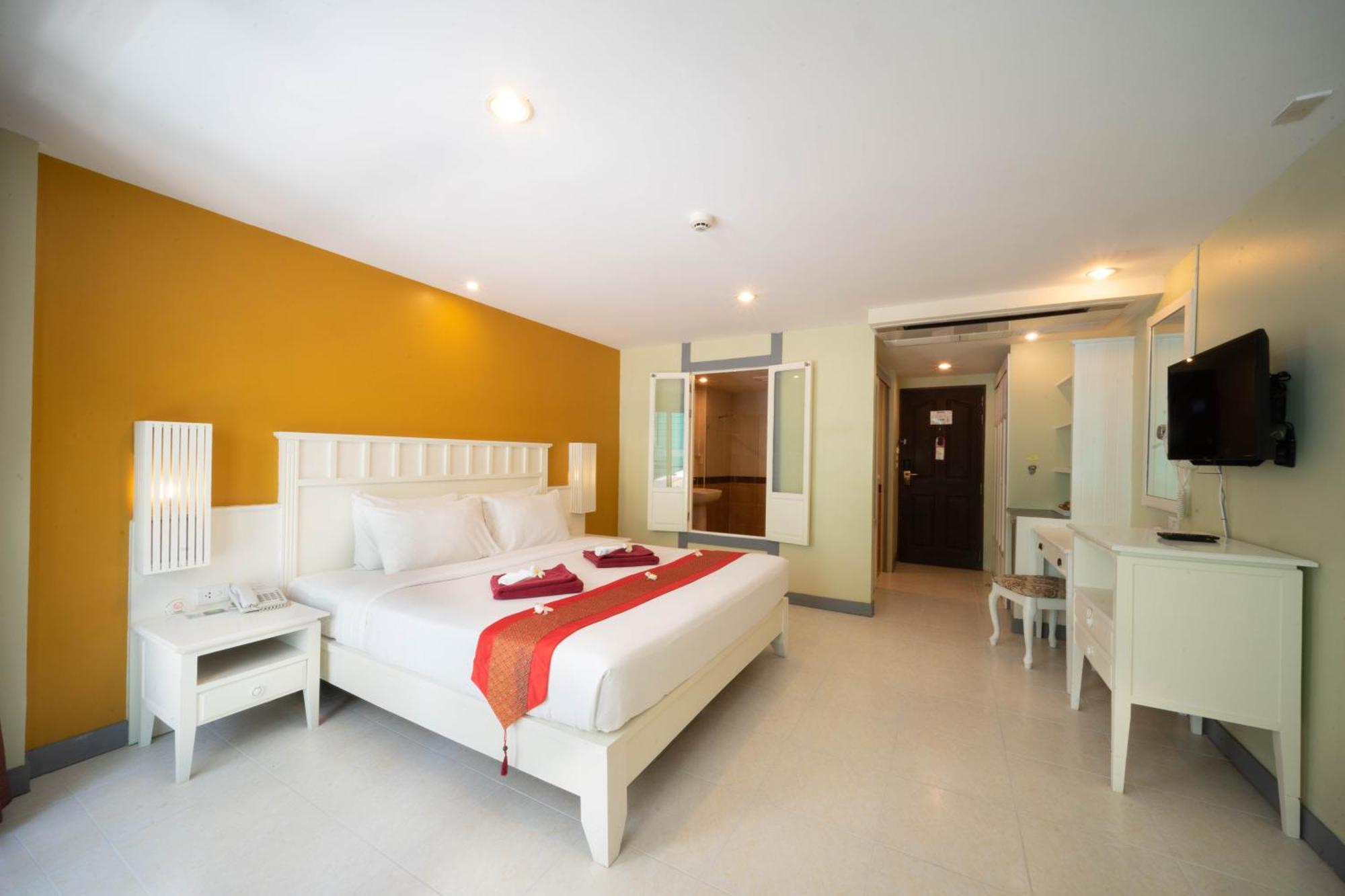 La Vintage Resort Patong Экстерьер фото