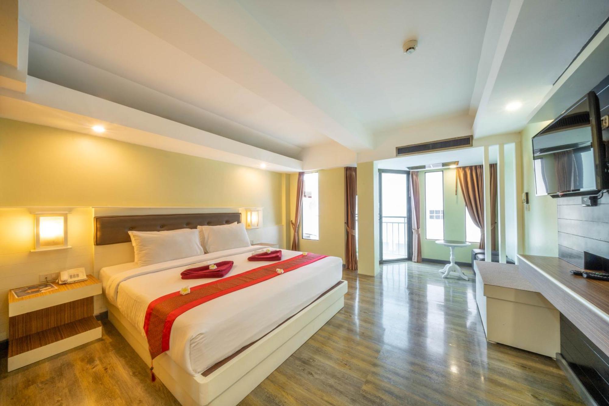 La Vintage Resort Patong Экстерьер фото